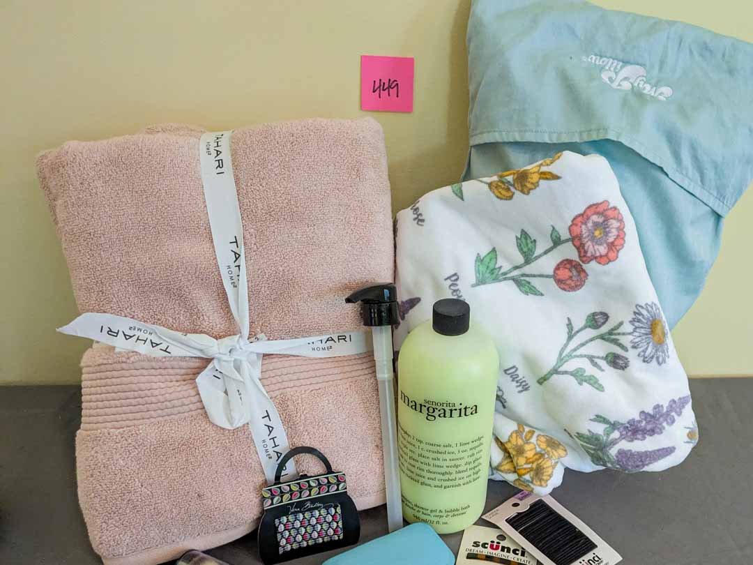 449. (NEW) Towels, Hair Accessories, My Pillow + Bath Gel - Image 2