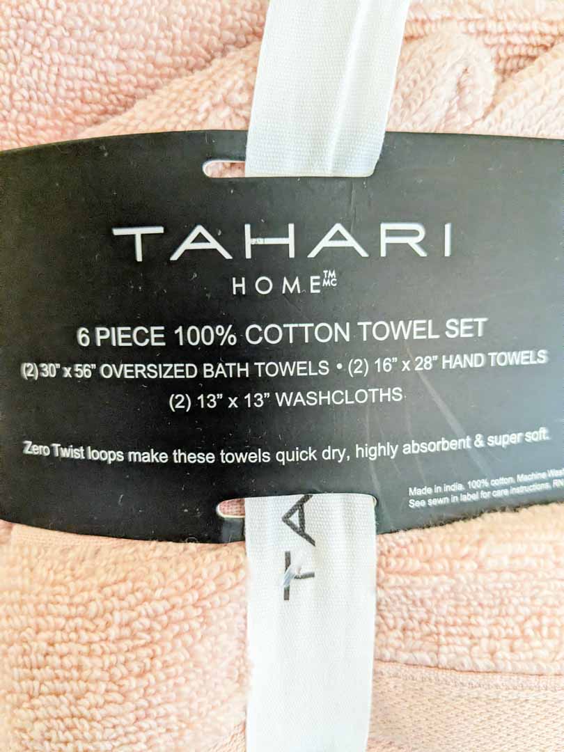 449. (NEW) Towels, Hair Accessories, My Pillow + Bath Gel - Image 3
