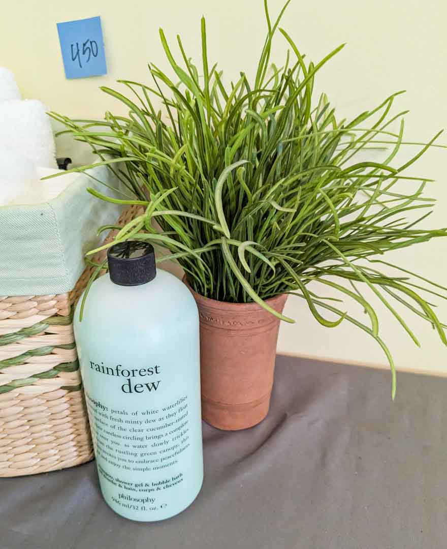 450. (NEW) Towels, Basket, Faux Plant + Bath Gel - Image 2