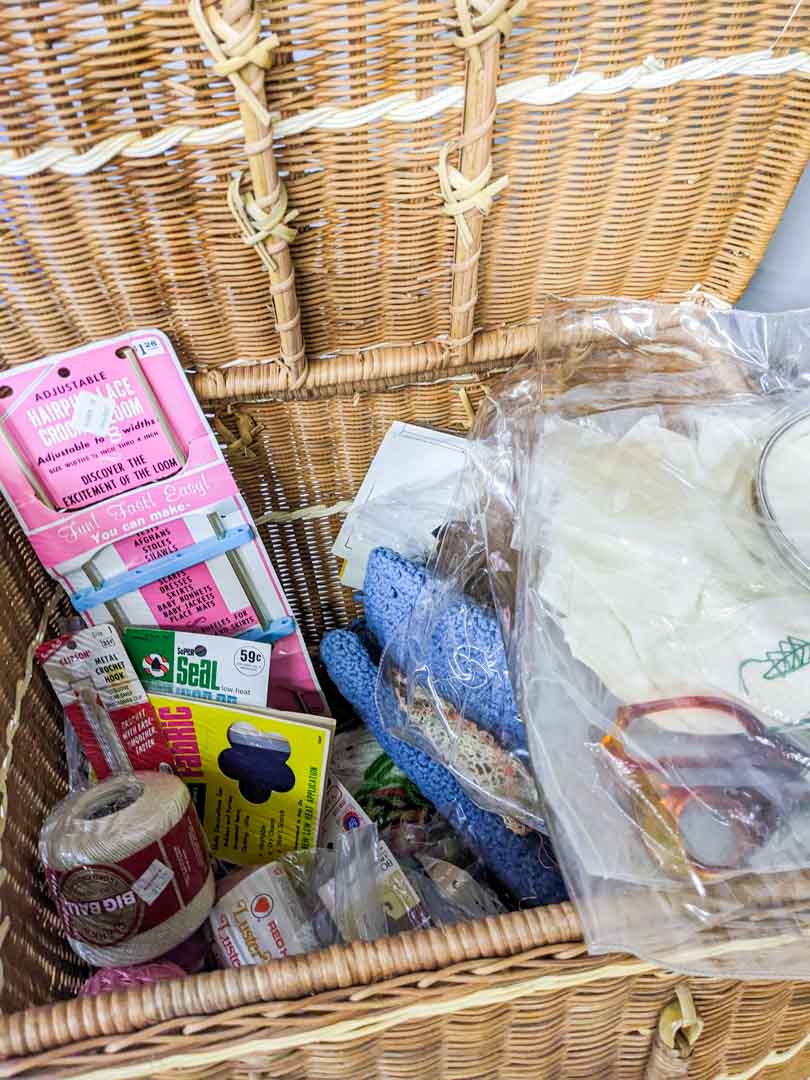 40. Singer Tradition Sewing Machine + Wicker Sewing Basket + Needlework Supplies - Image 3