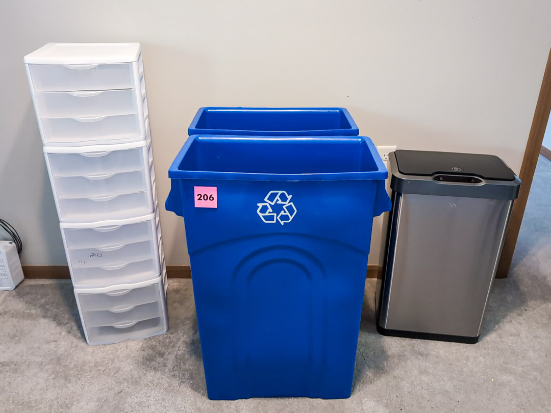 206. Battery Operated Trash Can + (2) Recycle Bins + (4) Stocking Organizers