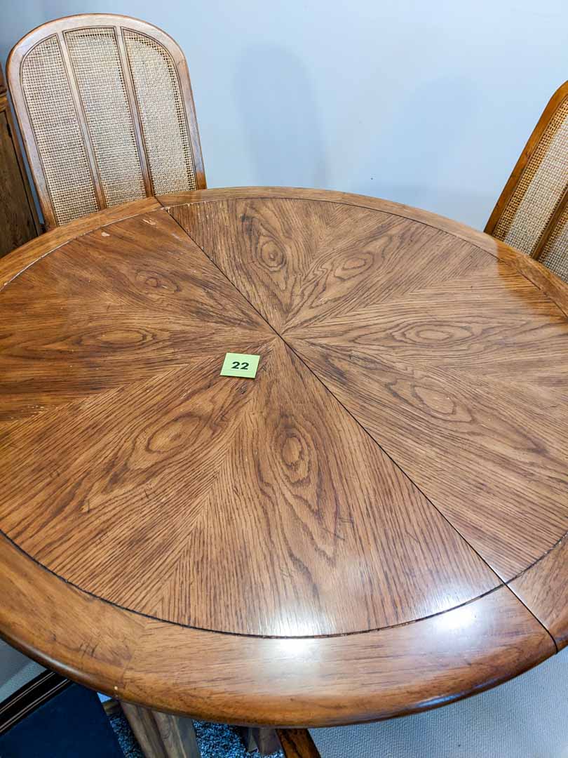 22. Drexel Dining Table w/ (4) Chairs & (2) Leaves - Image 2