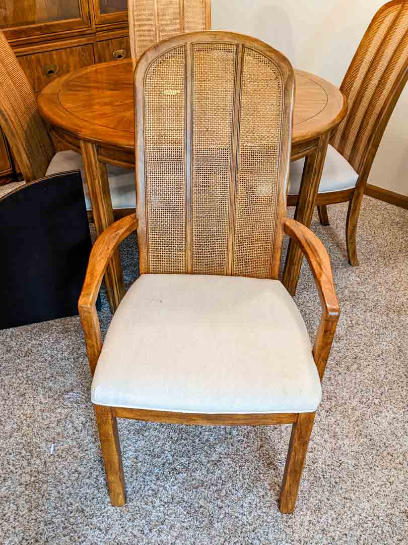 22. Drexel Dining Table w/ (4) Chairs & (2) Leaves - Image 5