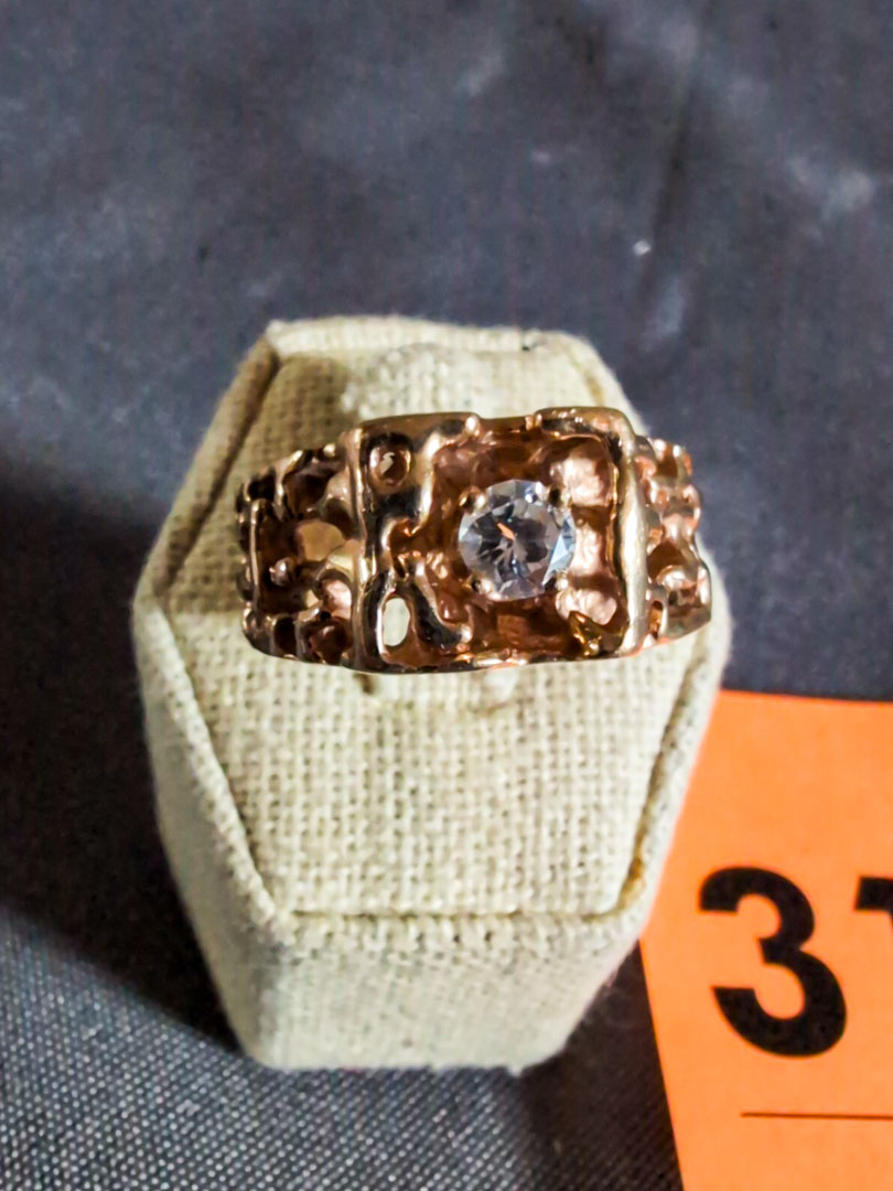 311. 14K Gold Ring - Size 11.25 - Image 2