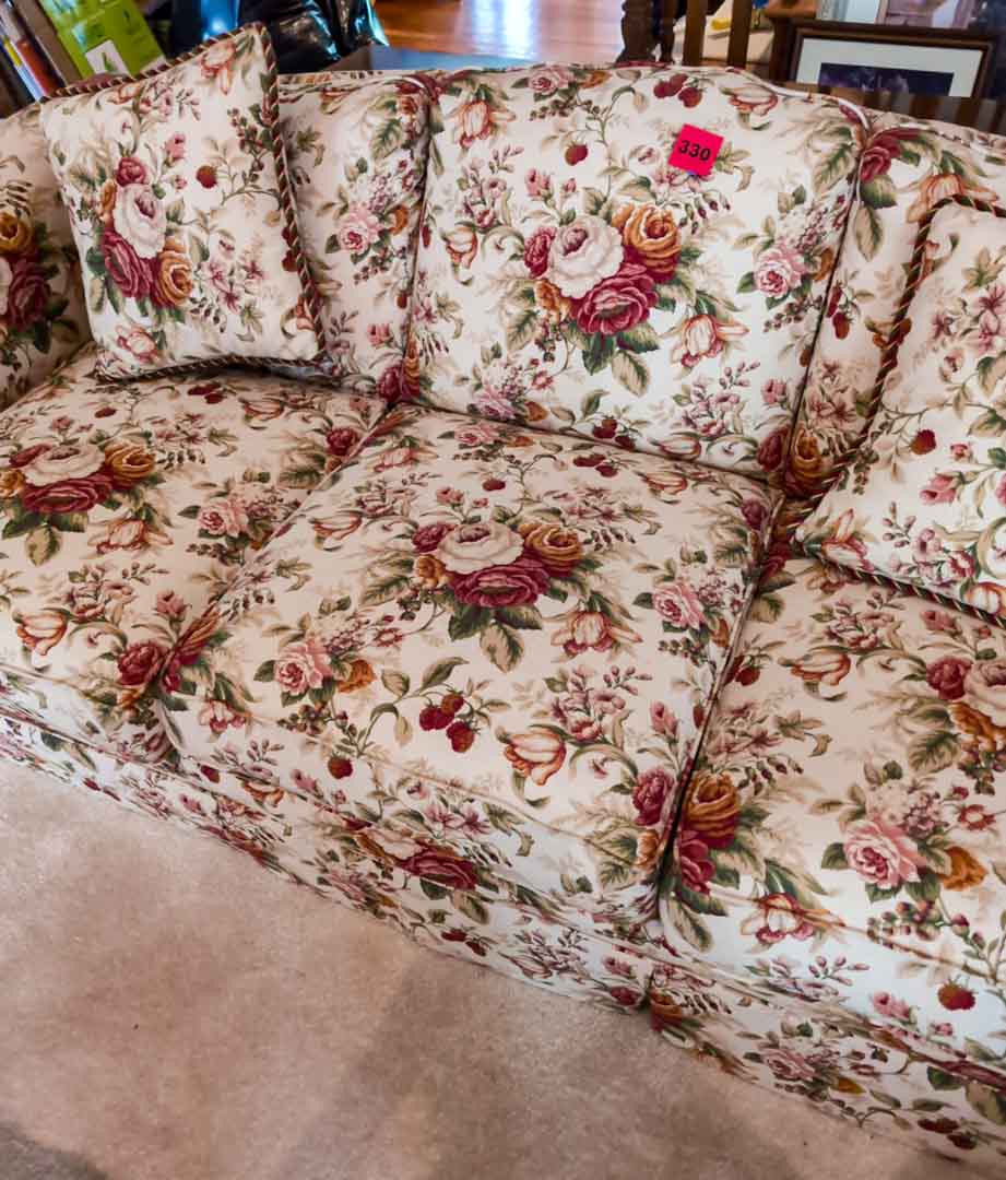 330. Harden Sofa - Image 5
