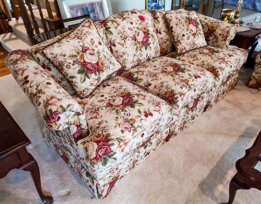 330. Harden Sofa - Image 2