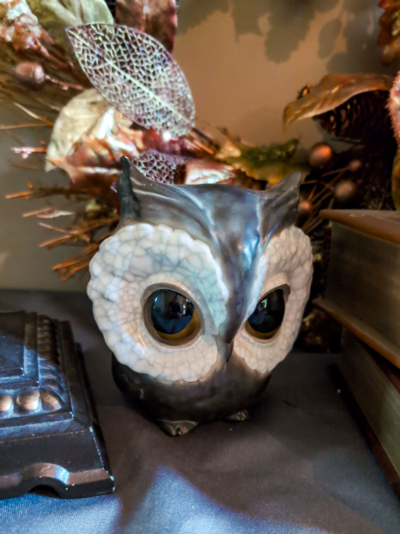 299. Lamp, Wreath, Wood Duck, Owl + (2) Books - Image 7