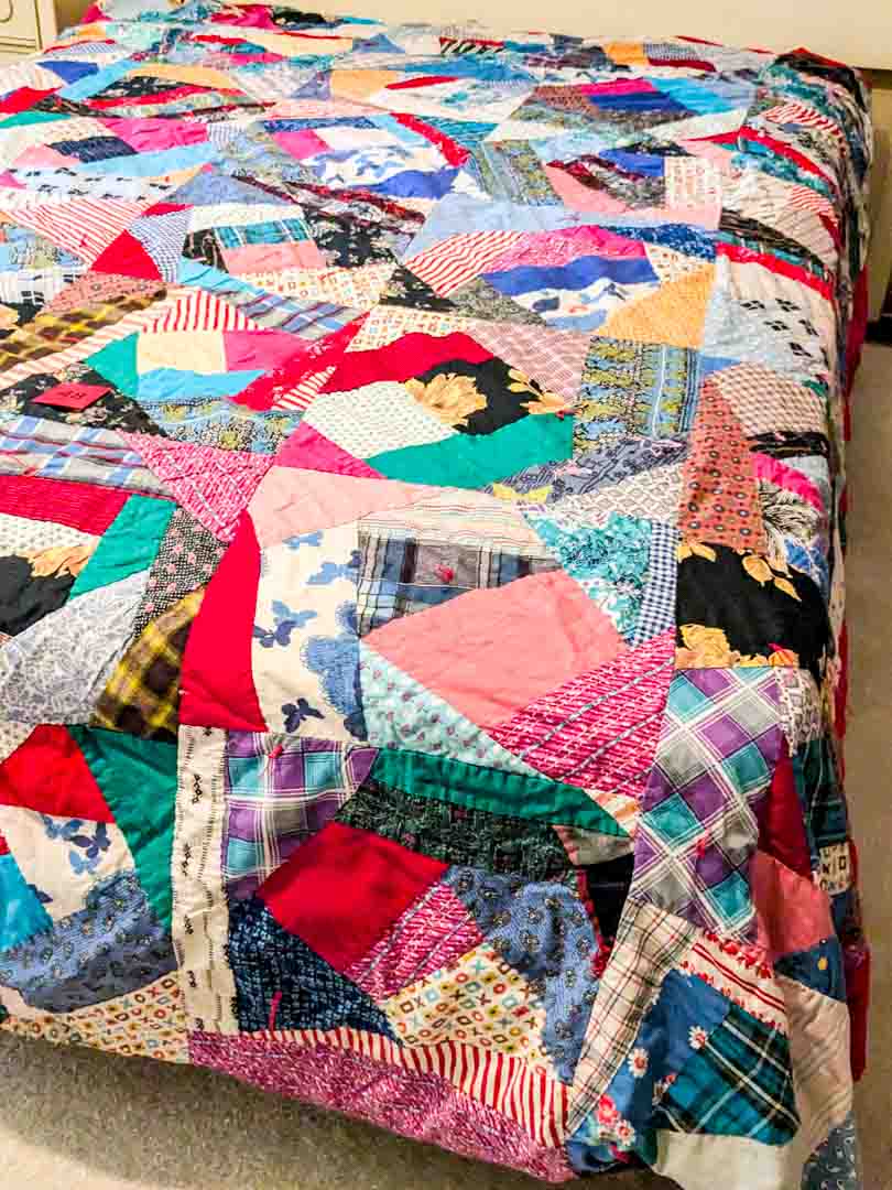 48. Quilt - Image 3
