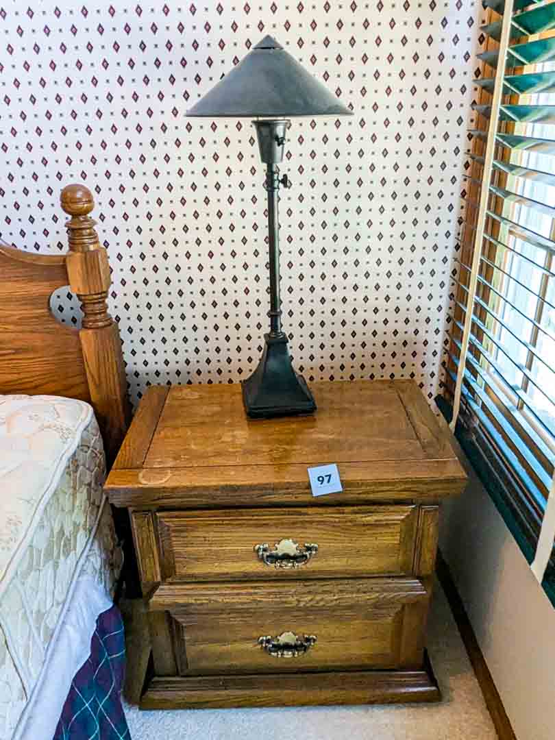 97. Nightstand + 27" Lamp
