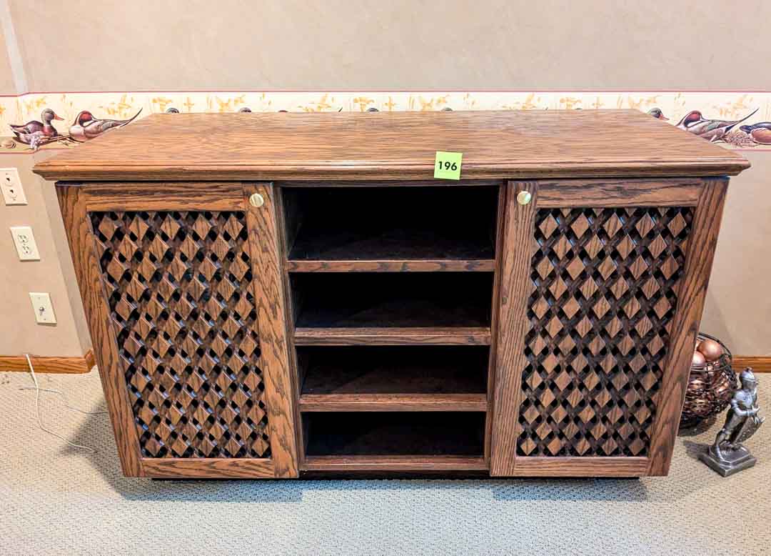 196. Cabinet