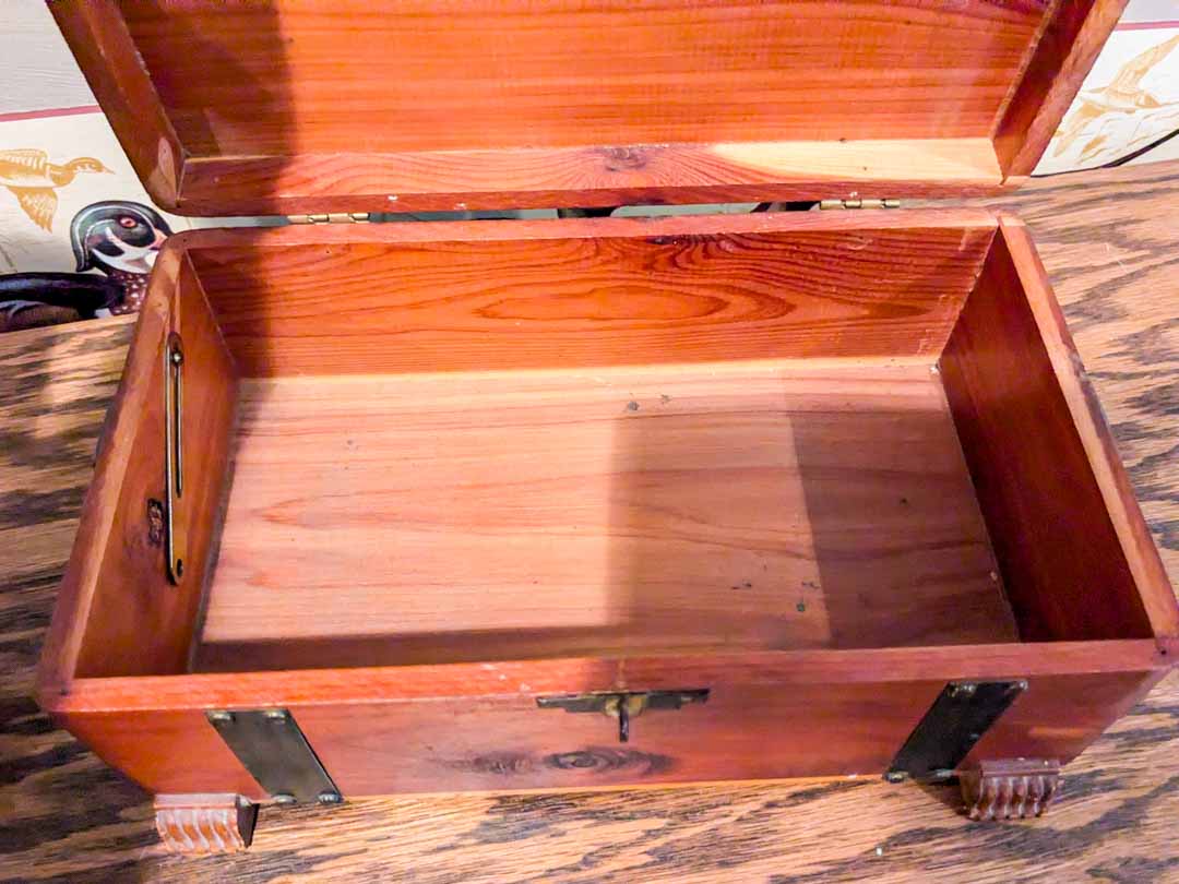 211. Knight, Onyx Bracelet + Jewelry Chest - Image 7