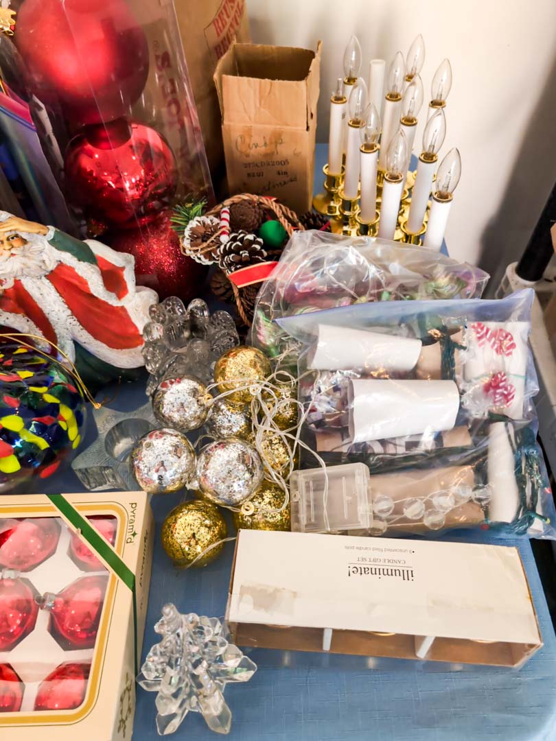 23. Holiday Gift Wrap & Decor - Image 2