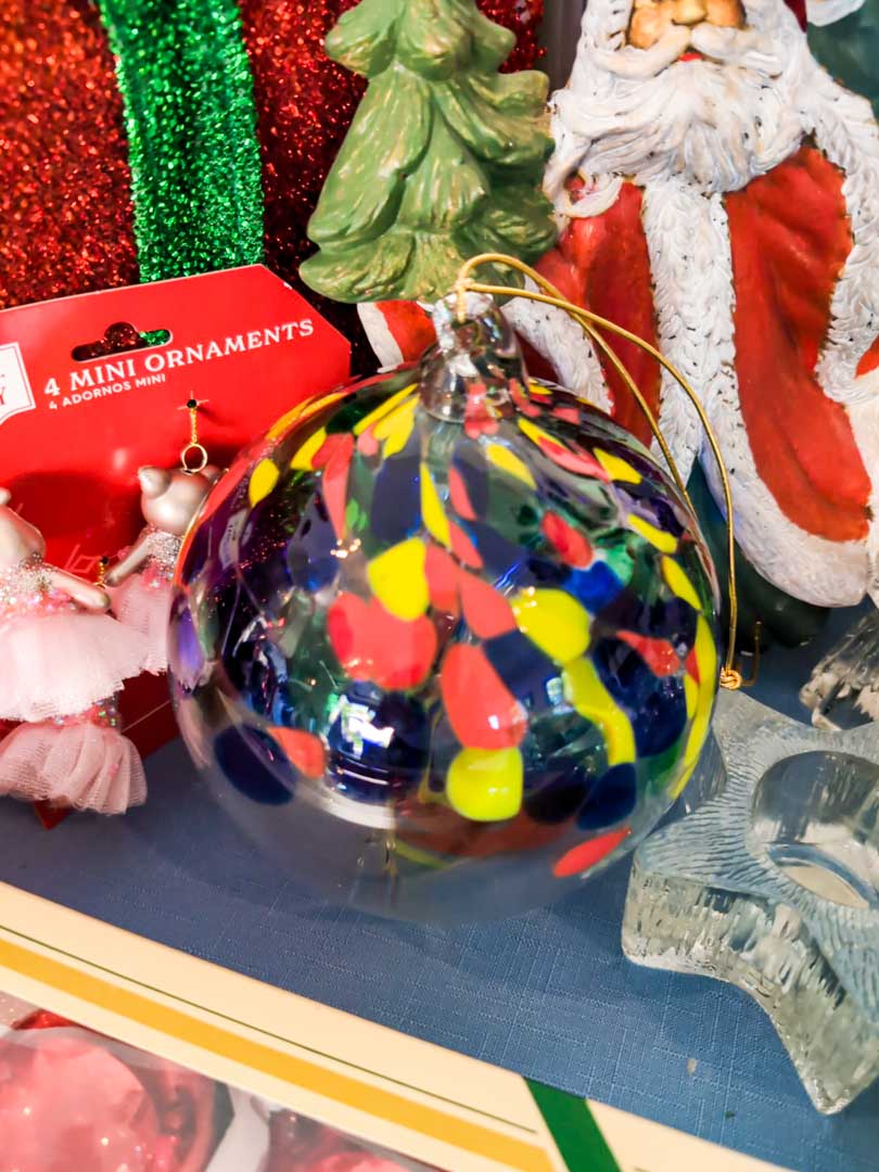 23. Holiday Gift Wrap & Decor - Image 6