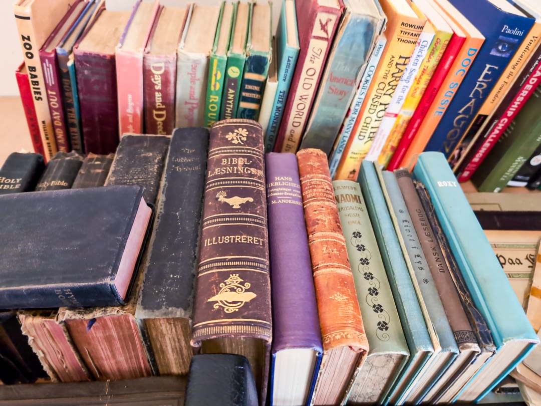 29. Vintage Books - Image 3