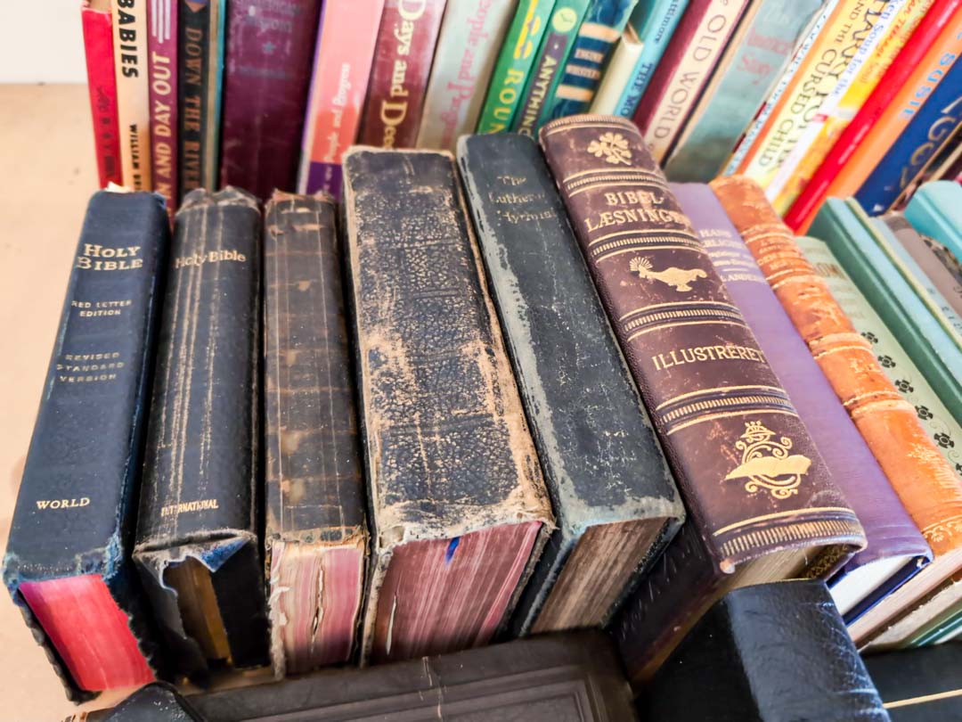 29. Vintage Books - Image 4