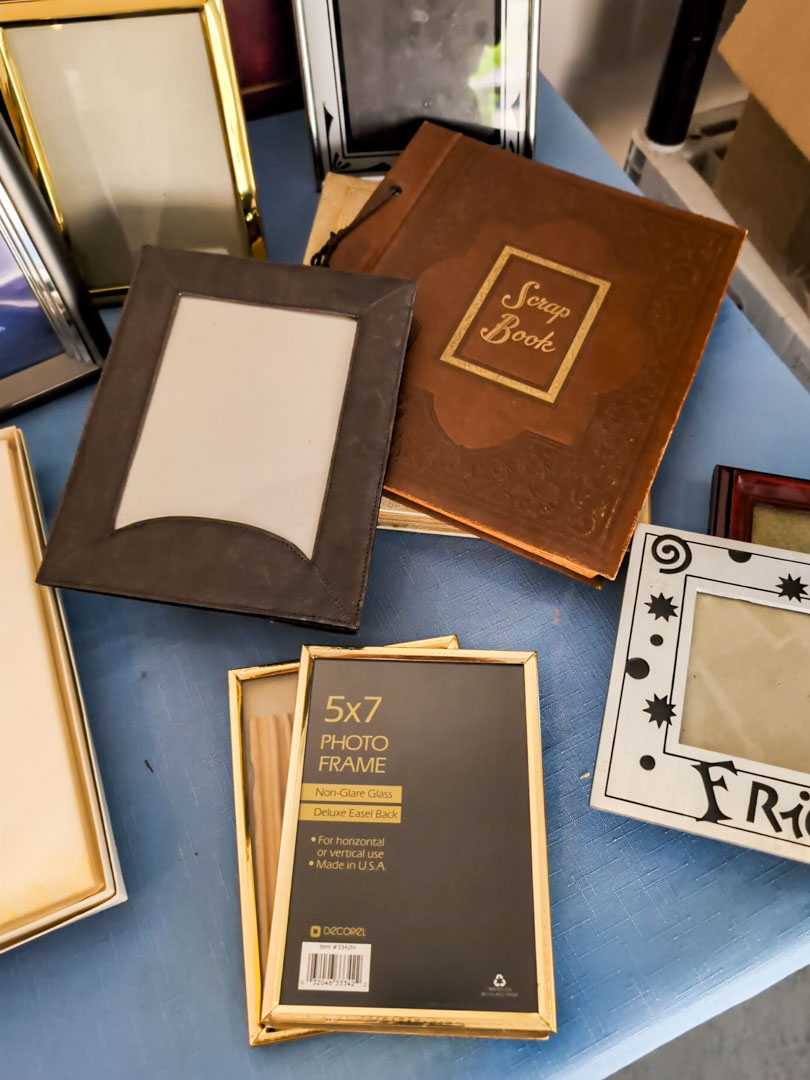 36. Photo Frames & Albums - Image 2