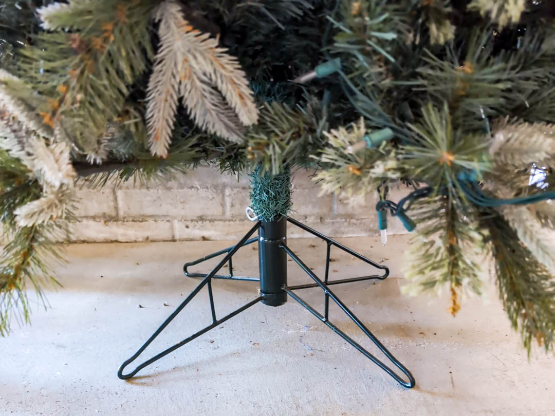 41. 7' Christmas Tree & Lighted Deer - Image 5