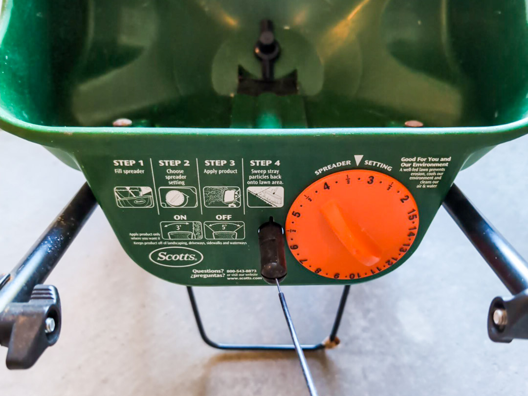 11. Scotts Mini Spreader - Image 3