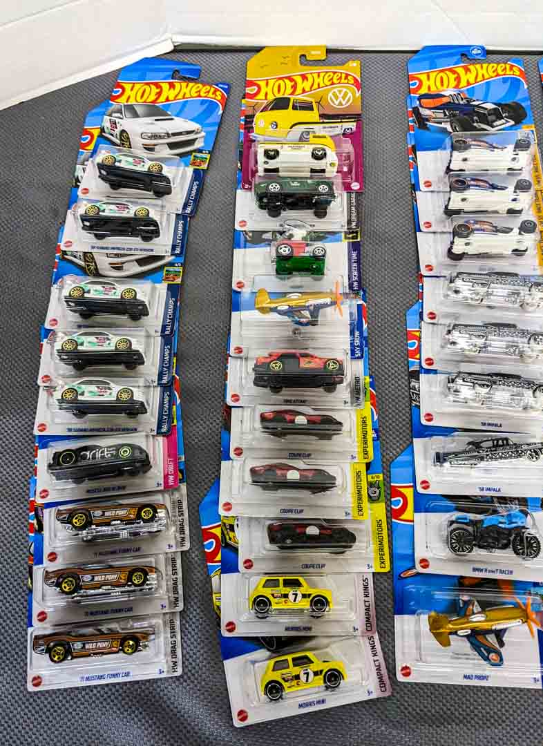 61. (60+) Hot Wheels Models – Changing Spaces SRS