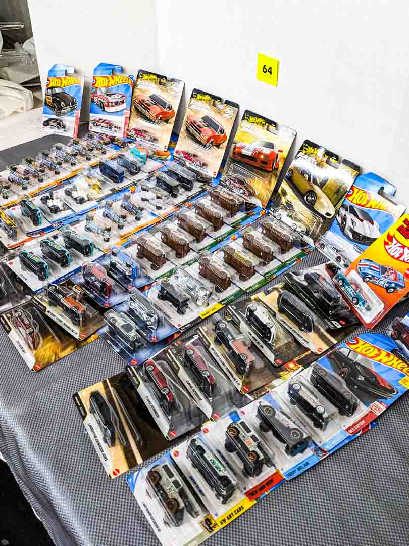 Hot Wheels 大量まとめ売り 64. (68) Hot Wheels Models – Changing Spaces SRS